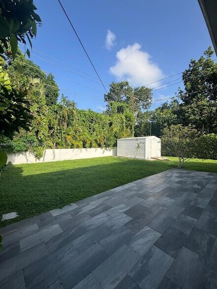 Building Photo - 12253 SW 82nd Ave