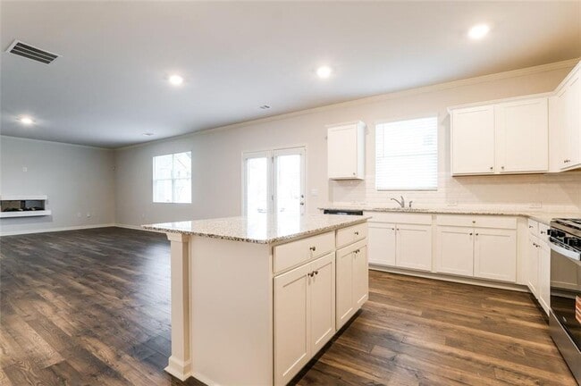 Building Photo - 14 Canterbury Vly