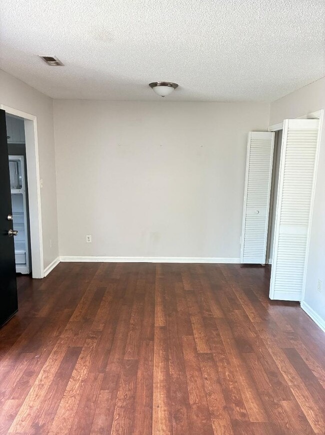 Building Photo - 3701 Nealshire Dr NW
