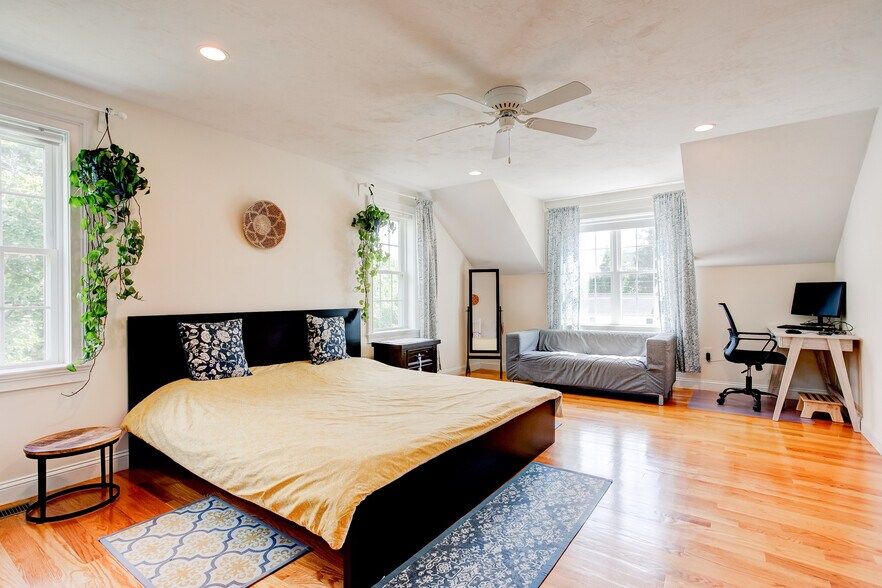 Building Photo - 3 Hawthorne St