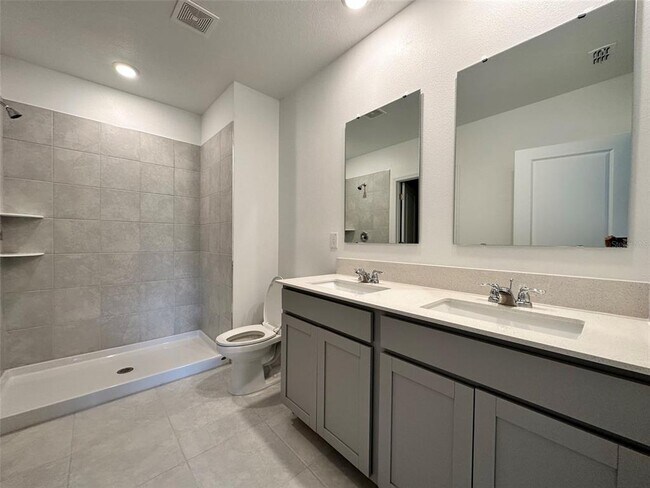 Building Photo - 335 Loch Ct