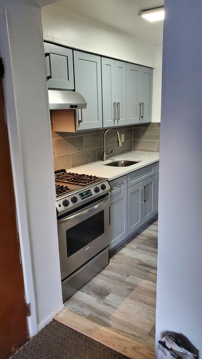 Building Photo - 175 N Main St