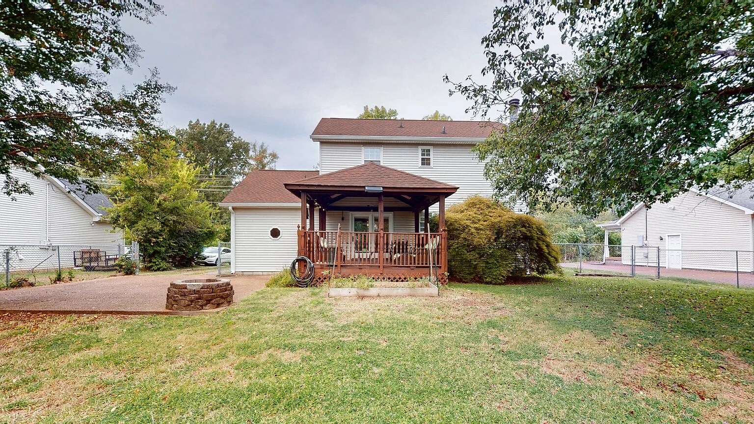 Building Photo - 604 Old Lebanon Dirt Rd