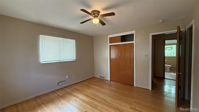 Building Photo - 24290 Eastwood St