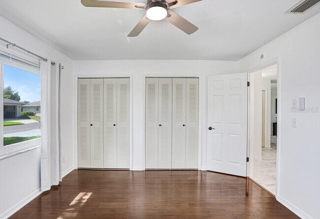 Building Photo - 2306 Lancaster Dr