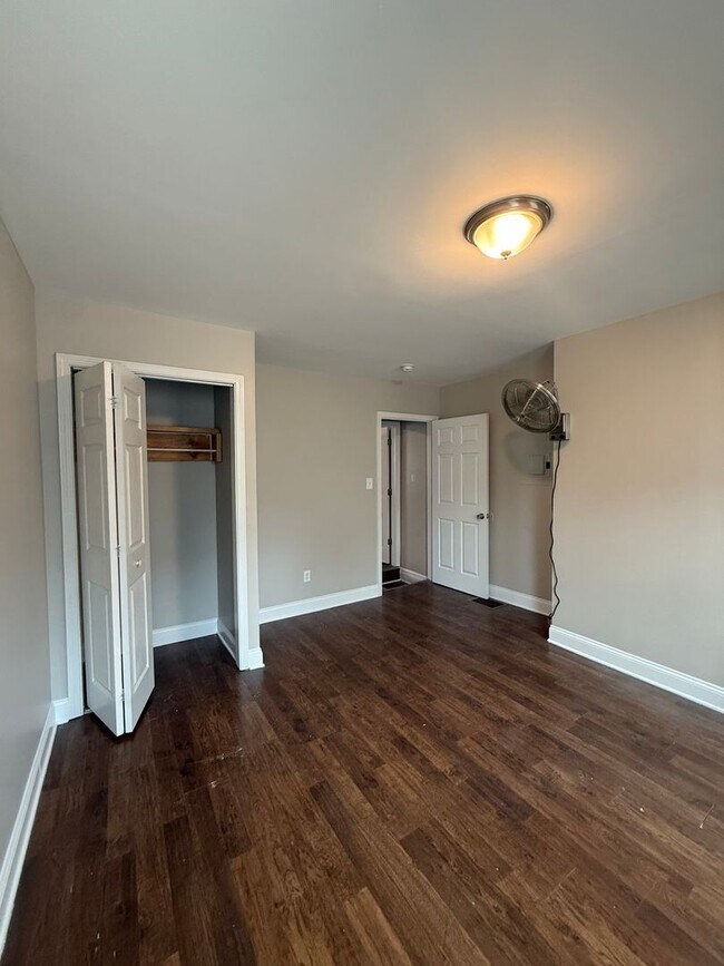 Building Photo - EXTREMELY SPACIOUS AND REMARKABLY REMODELED NORTHSIDE HOME- AVAIL MAY 1ST!