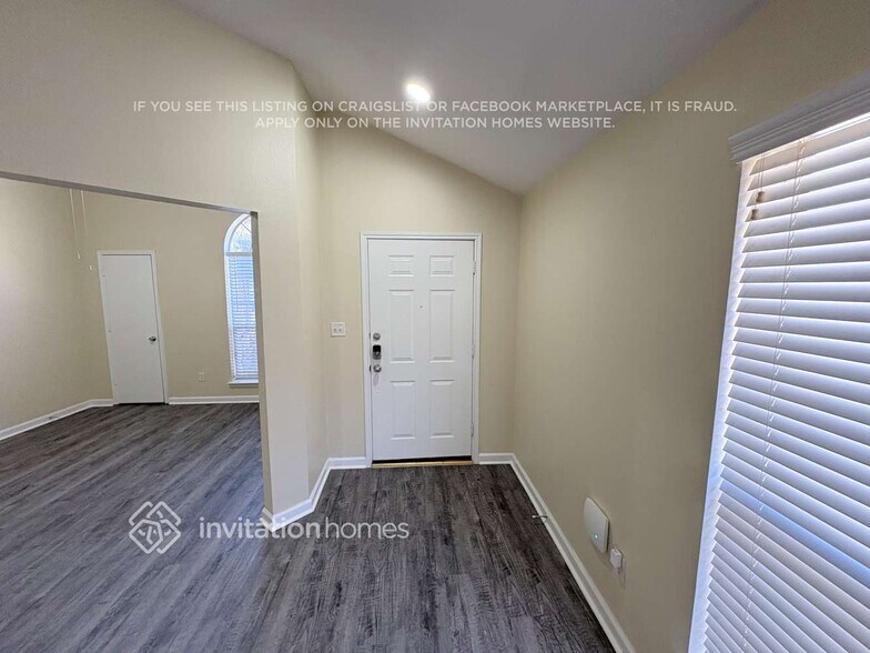 Building Photo - 10714 Estelle Cir