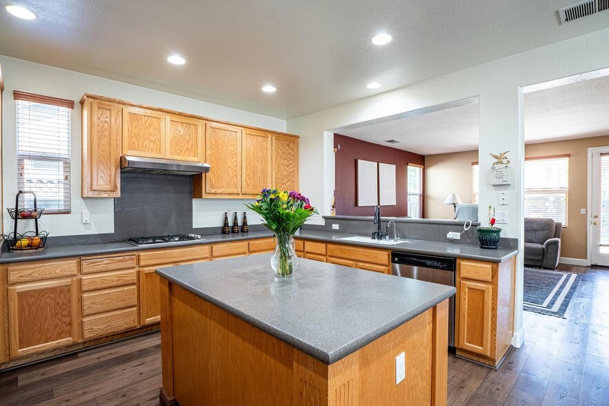 Building Photo - 820 Ben Ingram Ln