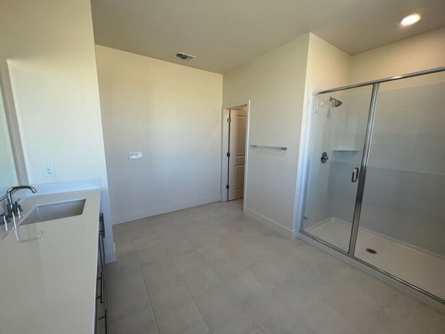 Building Photo - Newer Construction Home located in desirab...