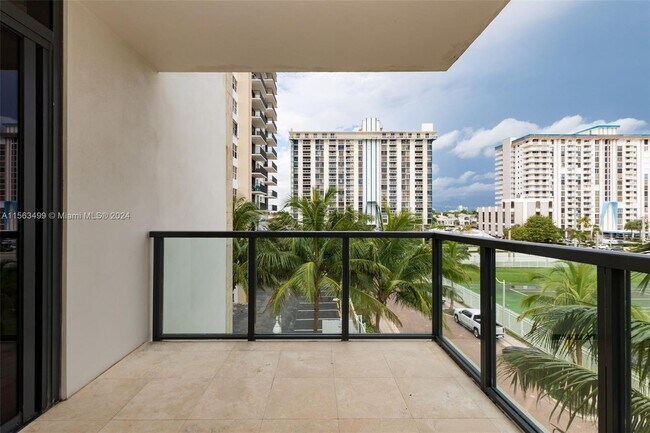 Building Photo - 2101 S Surf Rd