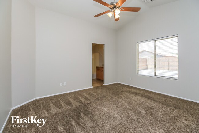 Building Photo - 4186 E Aragonite Ln