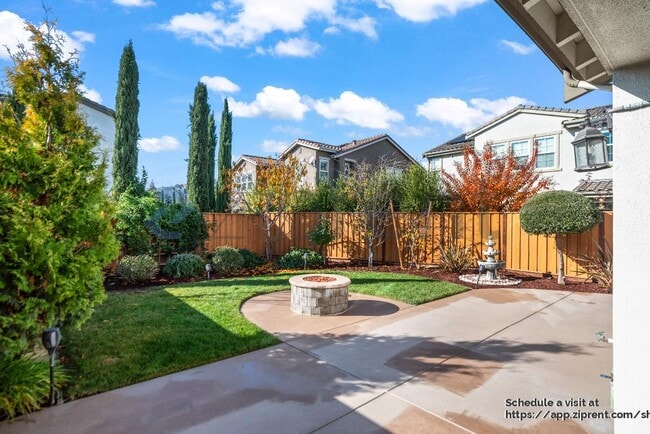 Building Photo - 205 Vereda del Turia