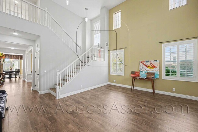 Building Photo - Stunning 5 Bed/3 Bath Home with Pool in Menifee!