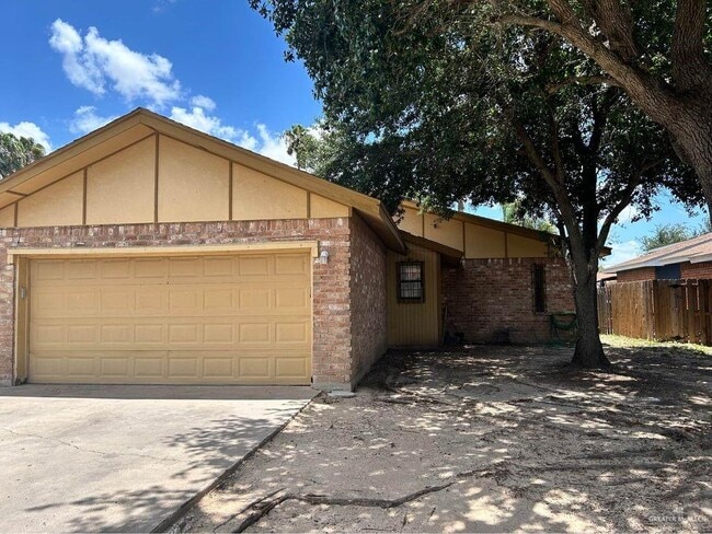 Primary Photo - 2432 W Iris Ave