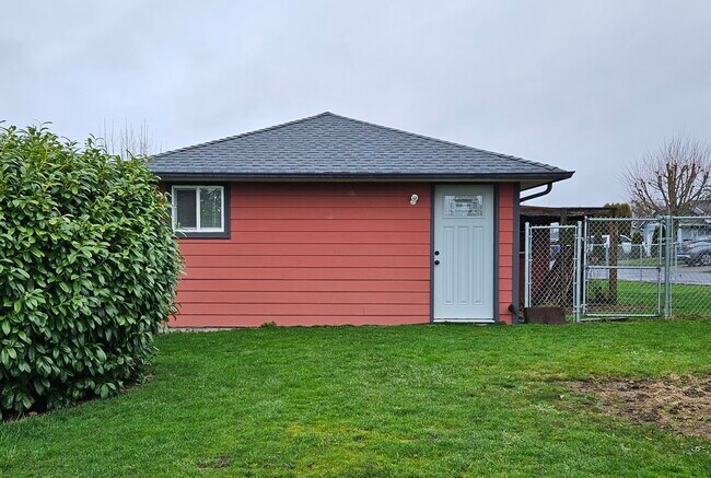 Building Photo - 10221 16th Ave E