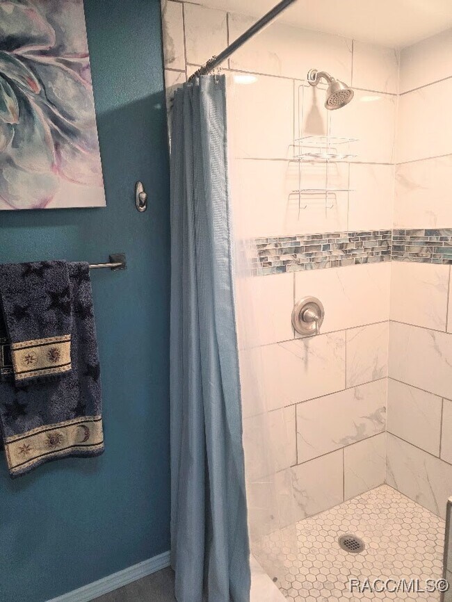 Building Photo - 25 Holly Ct