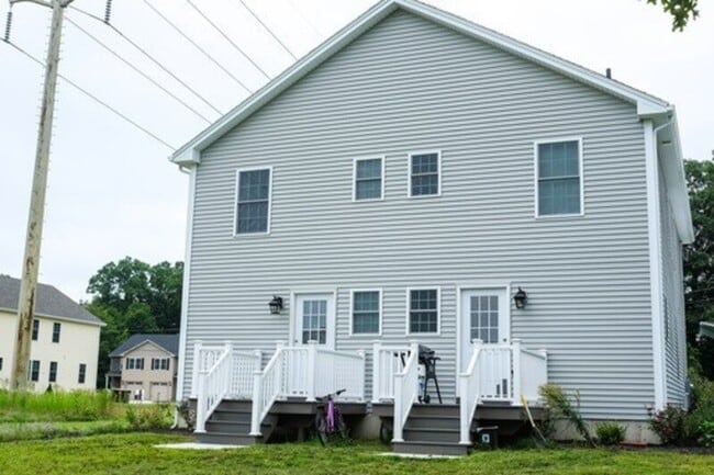 Building Photo - 82 Rowley St