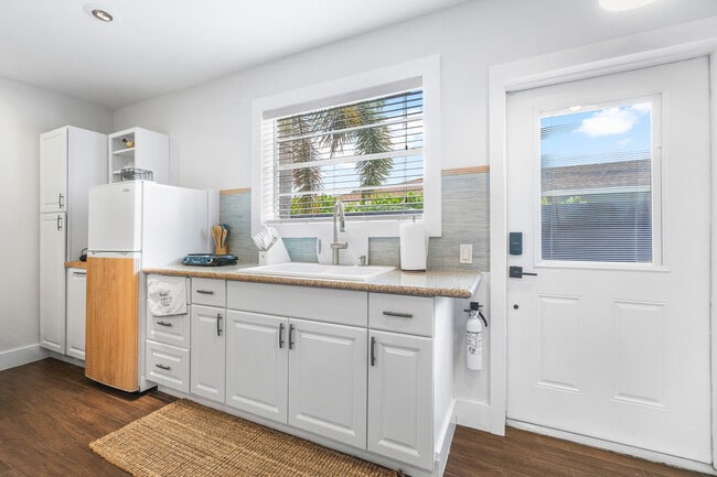 Building Photo - 43 W Plumosa Ln