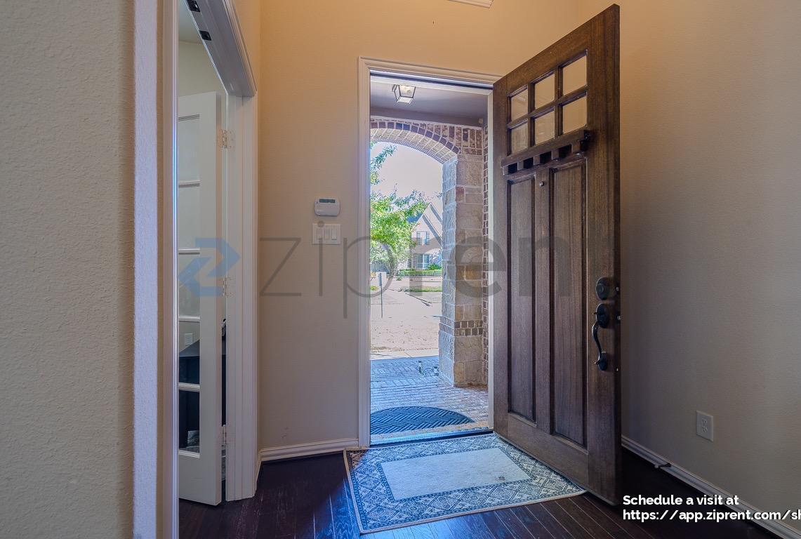 Building Photo - 27115 Downing Park Blvd