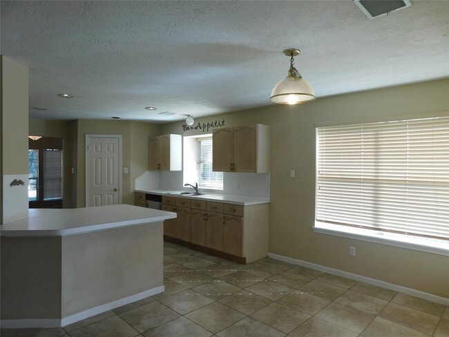 Building Photo - 122 High Meadows Dr