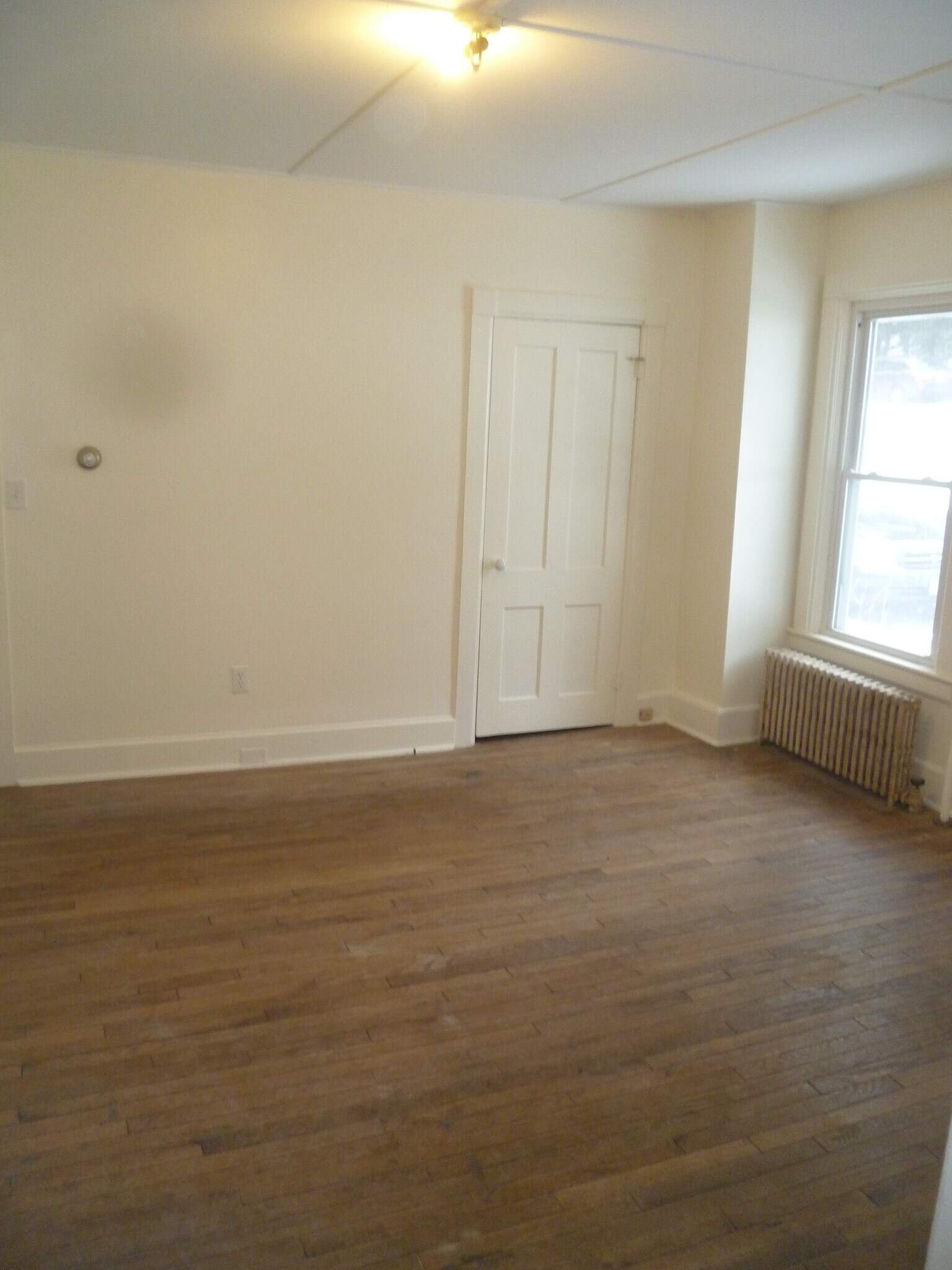 Building Photo - 203 Grandview St
