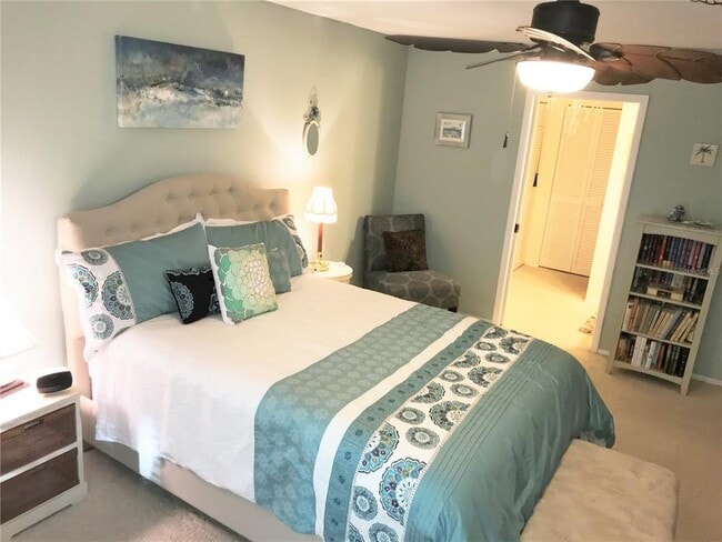 Building Photo - 577 Lakeside Dr