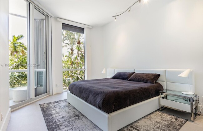 Building Photo - 21205 Yacht Club Dr