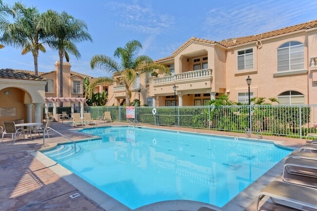 Building Photo - 3525 Cameo Dr