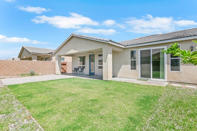 Building Photo - 81441 Avenida Gonzales