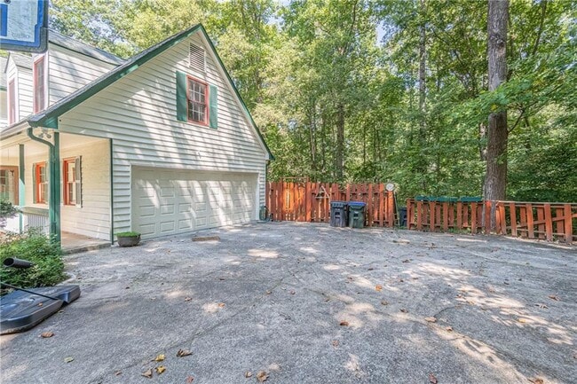 Building Photo - 1610 Branch Valley Dr