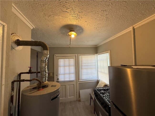 Building Photo - 117 Vine St SW