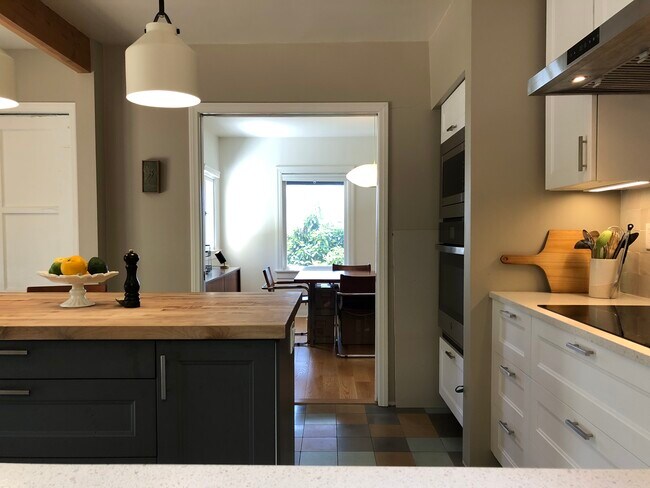 Building Photo - 3622 Landa St