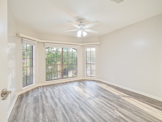 Building Photo - 12929 Kingsbridge Ln