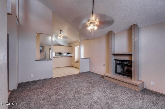 Building Photo - 4517 Loma De Cobre Dr