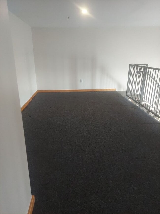 Building Photo - 515 W Main St