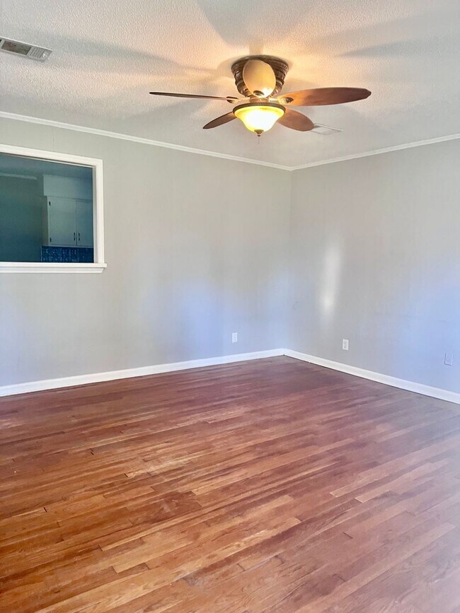 Building Photo - 4 Bedroom 2 Bathroom Home, Lonoke