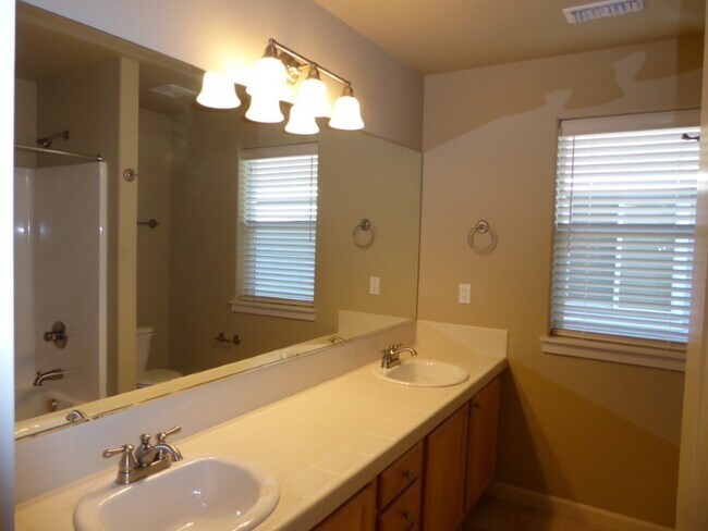 Building Photo - 63020 NE Amherst Pl