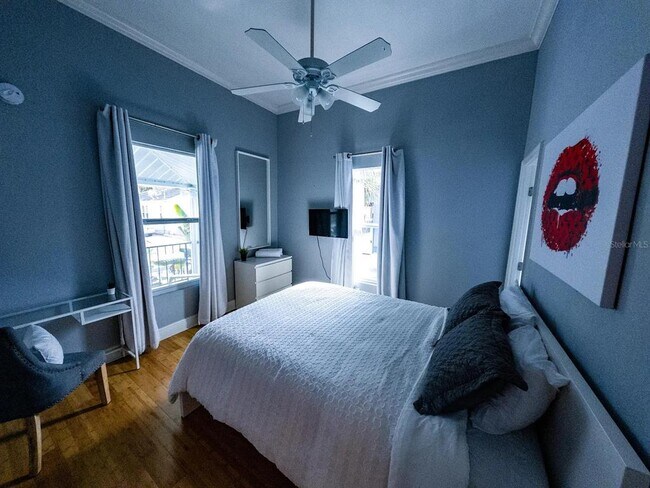 Building Photo - 2908 Sanchez St