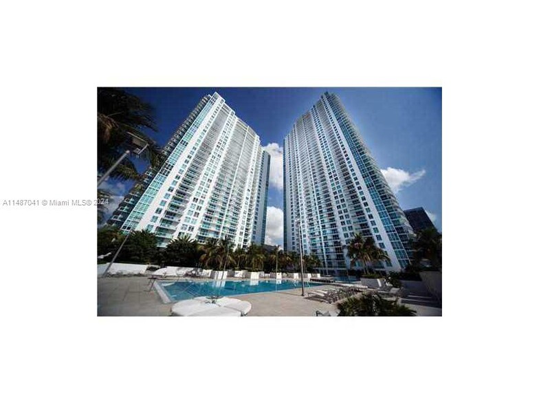 Building Photo - 950 Brickell Bay Dr