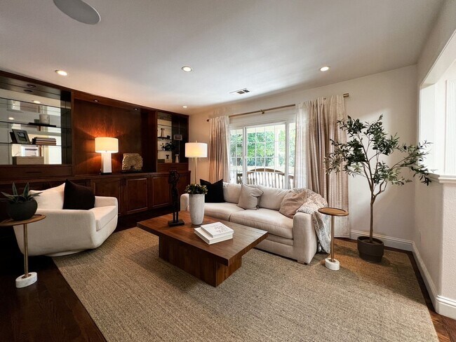 Building Photo - Wine Country Retreat with Guest Cottage & Vineyard Views