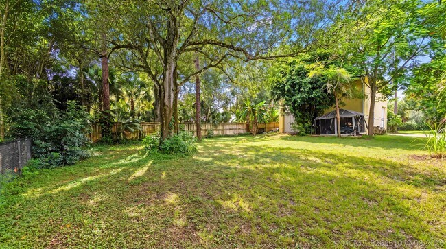 Building Photo - 92 Squire Dr