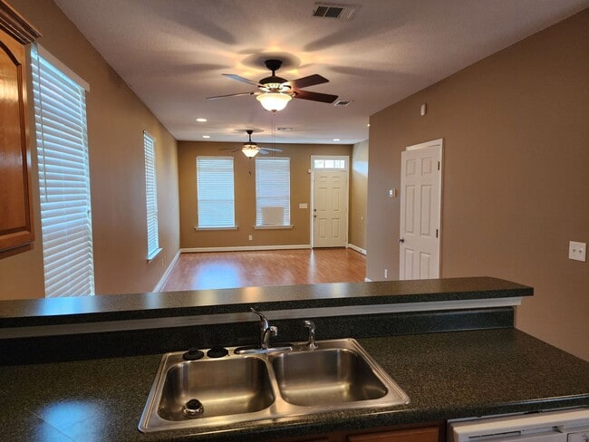 Building Photo - 122 Governors Blvd