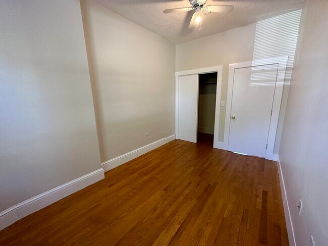 Building Photo - 1218 Cambridge St