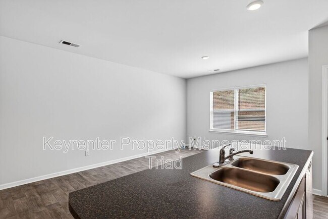 Building Photo - 3705 Nathans Wy