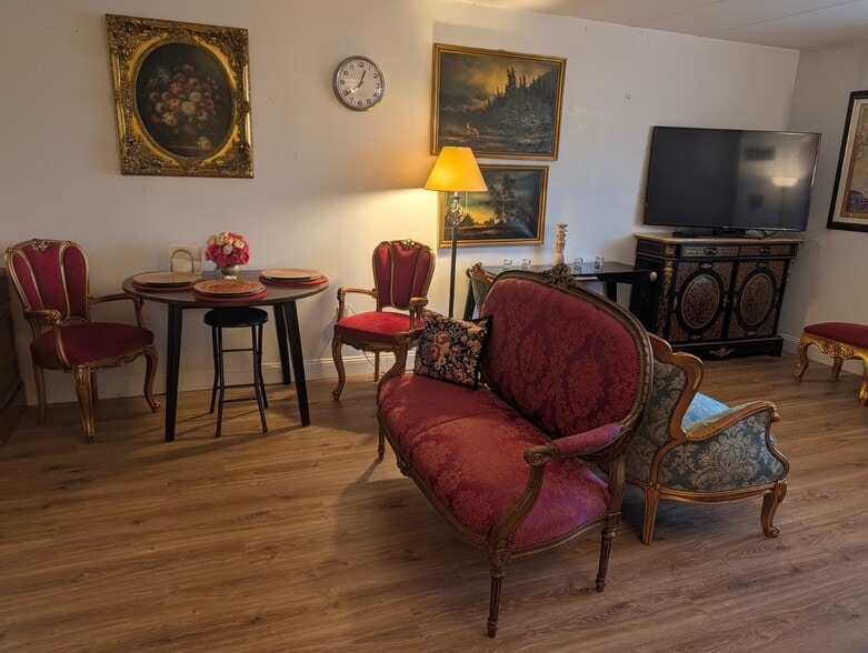 Building Photo - 1933 Commonwealth Ave