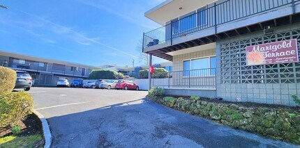 Building Photo - 3200-3236 SW Marigold St