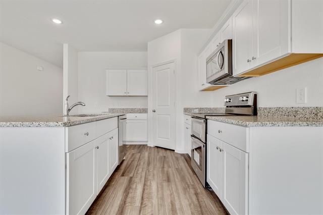 Building Photo - 795 Yorkshire Dr