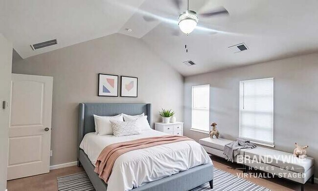 Building Photo - 1930 Old Dogwood