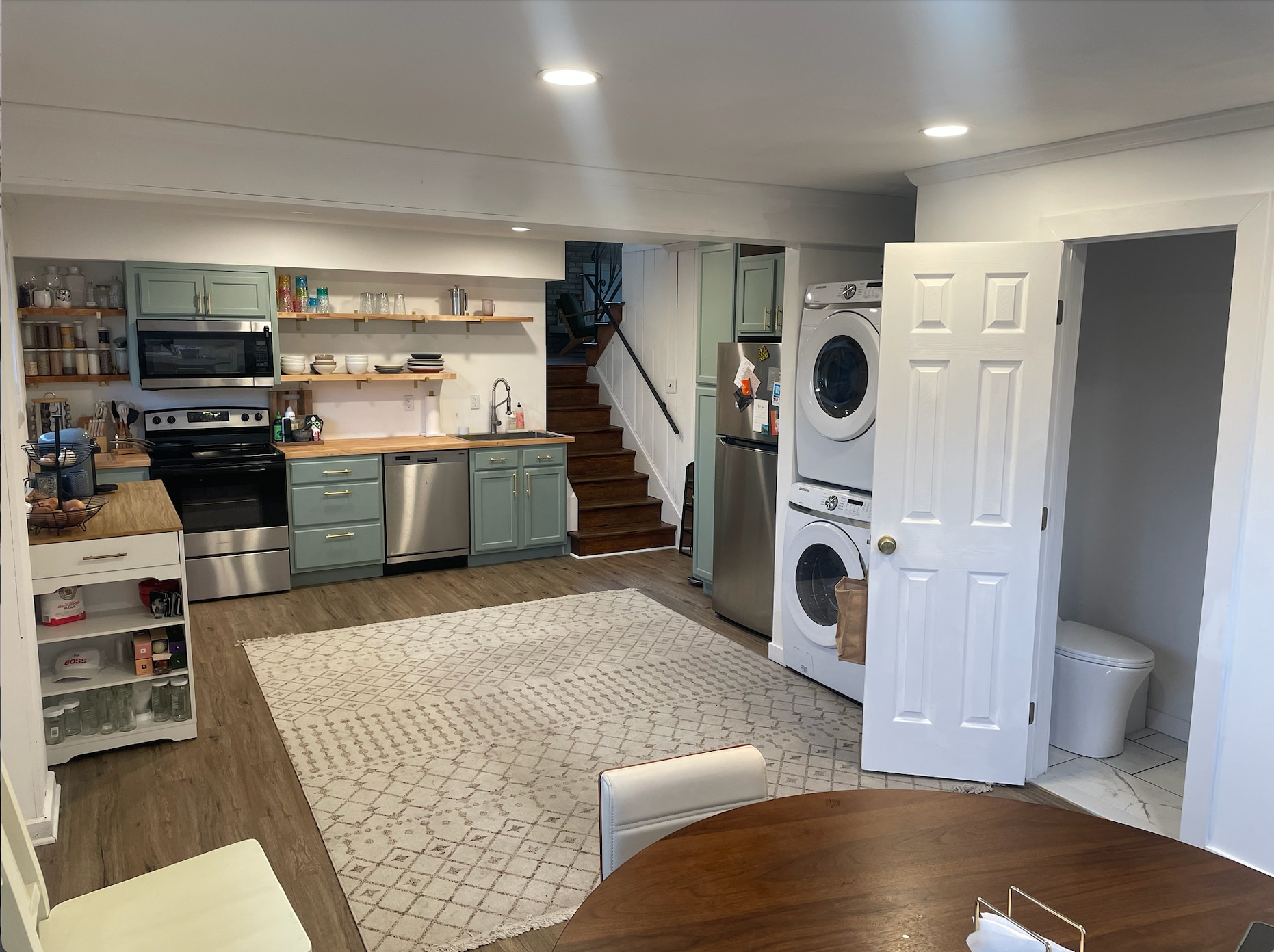 Kitchen - 6010 Riggs Rd