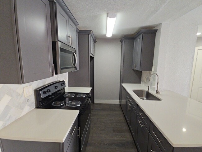 Building Photo - 10101 S Gessner Rd